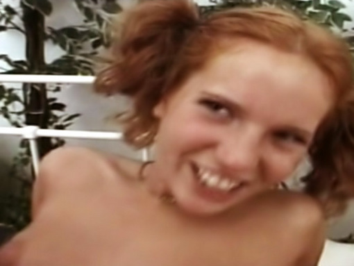 HPG baise une blonde innocente sous la douche ! video sexe