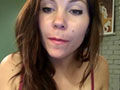 Striptease hypnotique d'une webcameuse lubrique