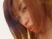 Yui Sarina jouit avec des cotons-tiges dans le cul !!! x video