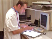 Dilatation anale pendant la consultation video x gay