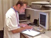 Dilatation anale pendant la consultation