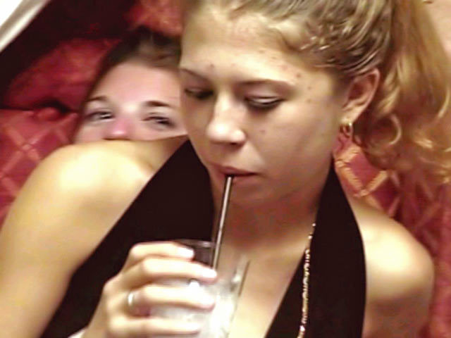 A perverted guy makes two student girls drunk to spend some nice moments
;-) !
