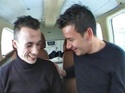 Scopata anale delirante a bordo di un aereo !!! videos gay xxx