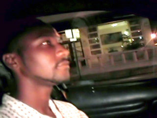 Britney bour�e s'exhibe � l'arri�re d'un Taxi !