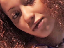 Vid�os de sexe Soft : Elise la coquine nue sur son lit !