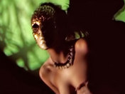 Jeune, Jolie et vicieuse beaut� masqu�e !