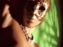 Jeune, Jolie et vicieuse beauté masquée !
