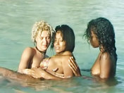 3 belles naufragées sur une île déserte. - image 15