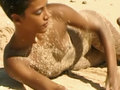 t�l�charger la vid�o porno Seule sur une plage d�serte, au bout du monde ... - Exhibition