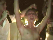 Show con giovani ragazze ubriache al Macumba!!!