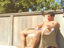 A trois dans le jacuzzi