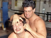 Beau combat entre beaux-m�les !!!