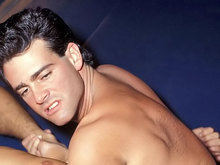 Catch en jockstrap : Attrape moi, si tu peux !