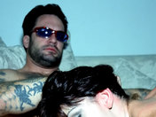 Un biker baise et humilie une bombasse trans video x