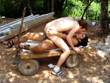 Superbe Transexuelle baisée en forêt !!!