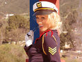 Le capitaine est une blonde avide de sperme !