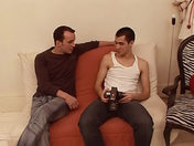 VIDEO FR : Jeune photographe pr�t � tout