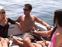 Putilla ¡Follada en el mar! 


