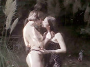 Dos bellas lesbianas se lamen en la naturaleza videos xxx