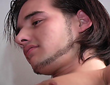 Gigolo sodomis� profond par un Dieu grec
