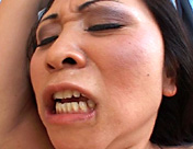 Une mature se fait trouer la chatte par son paysagiste bien membré videos x