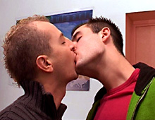 Petite entrevue de routine pour gay refoul�...