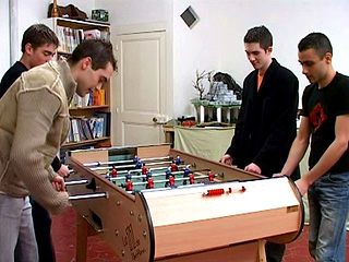 Hop, un petit babyfoutre entre Gays !