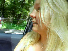 Blonde amatrice exhib et fellation paisible