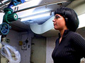 Elle suce le reparateur pour le remercier