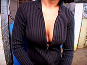 Elle suce le reparateur pour le remercier sexe video