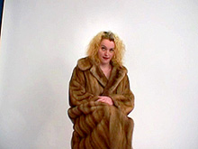 Blouson en poil et baise qui fait mal