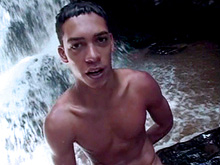 Branlade sous la cascade