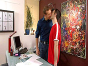 Baise et �jac sur le lieu de travail pour 3 jeunes mecs gays bien excit�s !