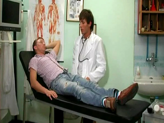 Faux docteur va vous osculter en profondeur !