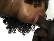 Un couple de black se tape un trip devant la cheminée - image 21