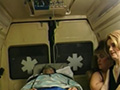 Appelez les secours nous sommes en train de le perdre