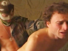 H�t�ro gourmand  bais� par un commando!!