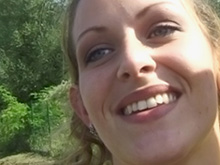 Une amatrice bais&eacute;e sur une aire d'autoroute 6
