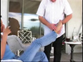 Léchage de pieds pour une belle latine