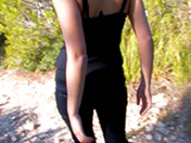 Une blonde trop conne se fait baiser par des inconnus - HD