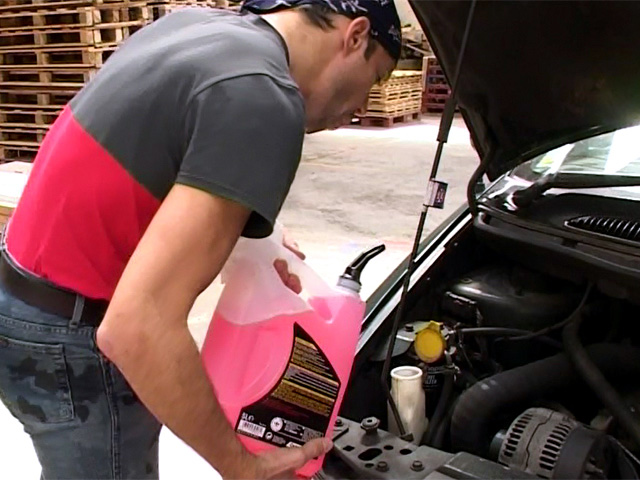 A car mechanic shags a customer!