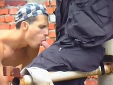 Questi ragazzi amano succhiare dei grossi cazzi