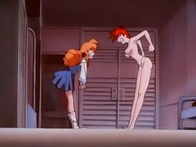 Mina el vampiro tragando el puerro de un estudiante